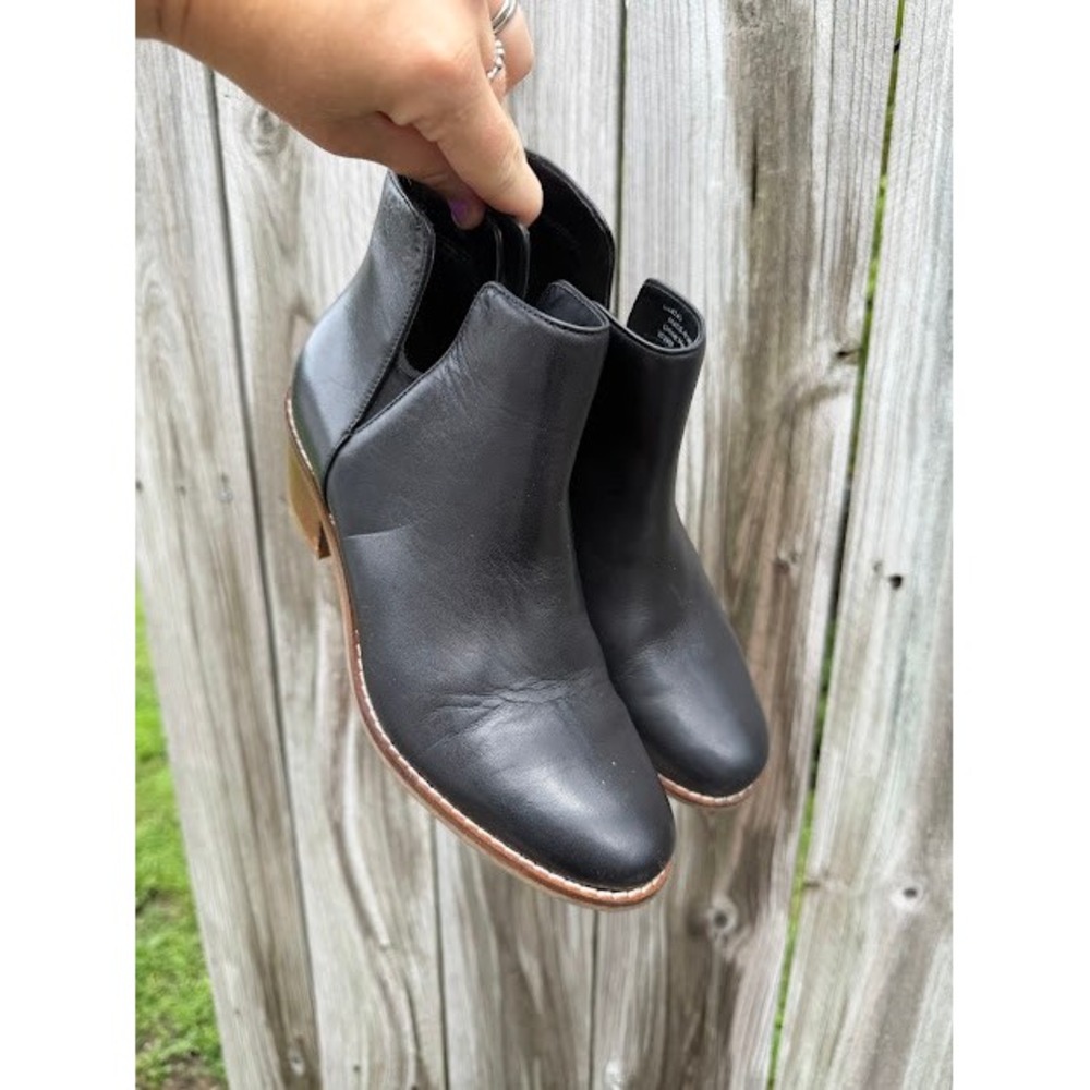 Minimalist Classic Cole Haan Leather Ankle Bootie 6.5 Black Block Heel Boot - Picture 3 of 11